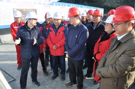 徐中义左一向徐建军左三汇报交流